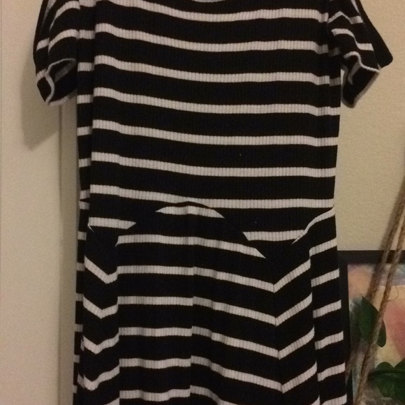 Dress - Picture 3 of 5